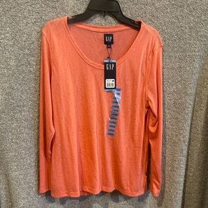 GAP women’s long sleeve shirt